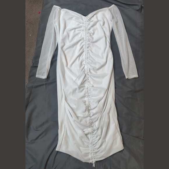 Prettylittlething White Ruched Dress - Bulk Plus Bundle Deal! - Picture 2 of 10